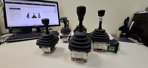 Джойстики и запасные части в наличии на складе в г. Москва